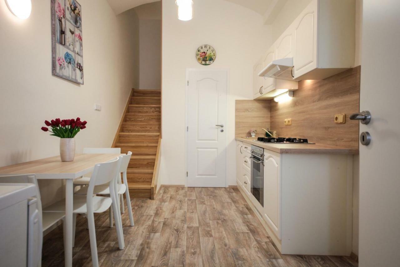 Family Duplex On Wenceslas Square Apartamento Praga Exterior foto
