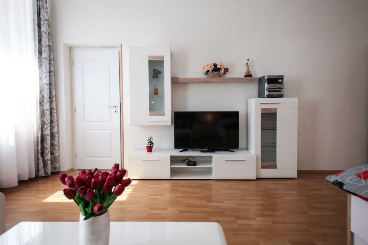 Family Duplex On Wenceslas Square Apartamento Praga Exterior foto