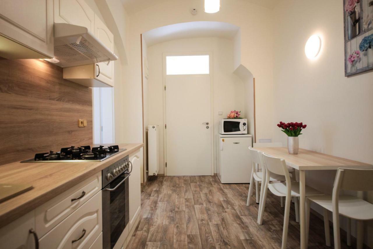 Family Duplex On Wenceslas Square Apartamento Praga Exterior foto