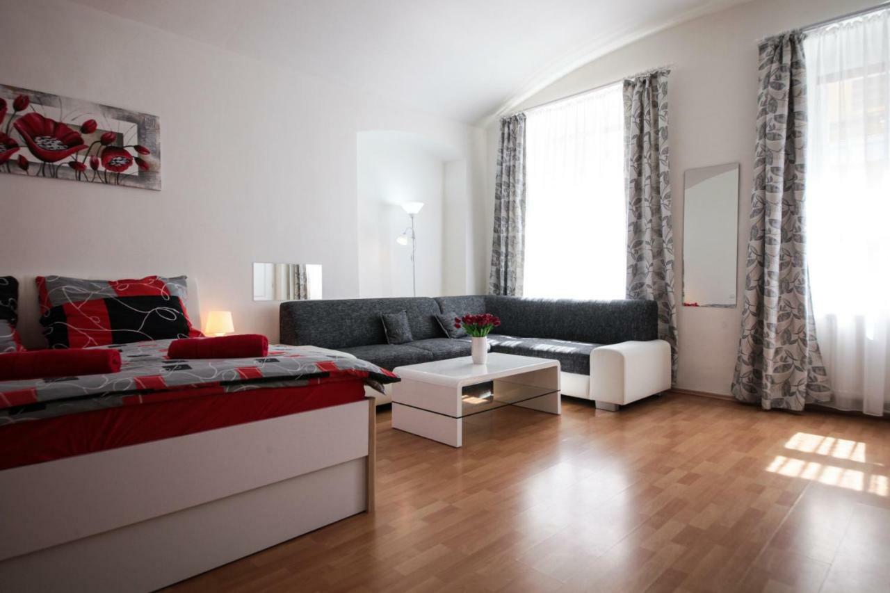 Family Duplex On Wenceslas Square Apartamento Praga Exterior foto
